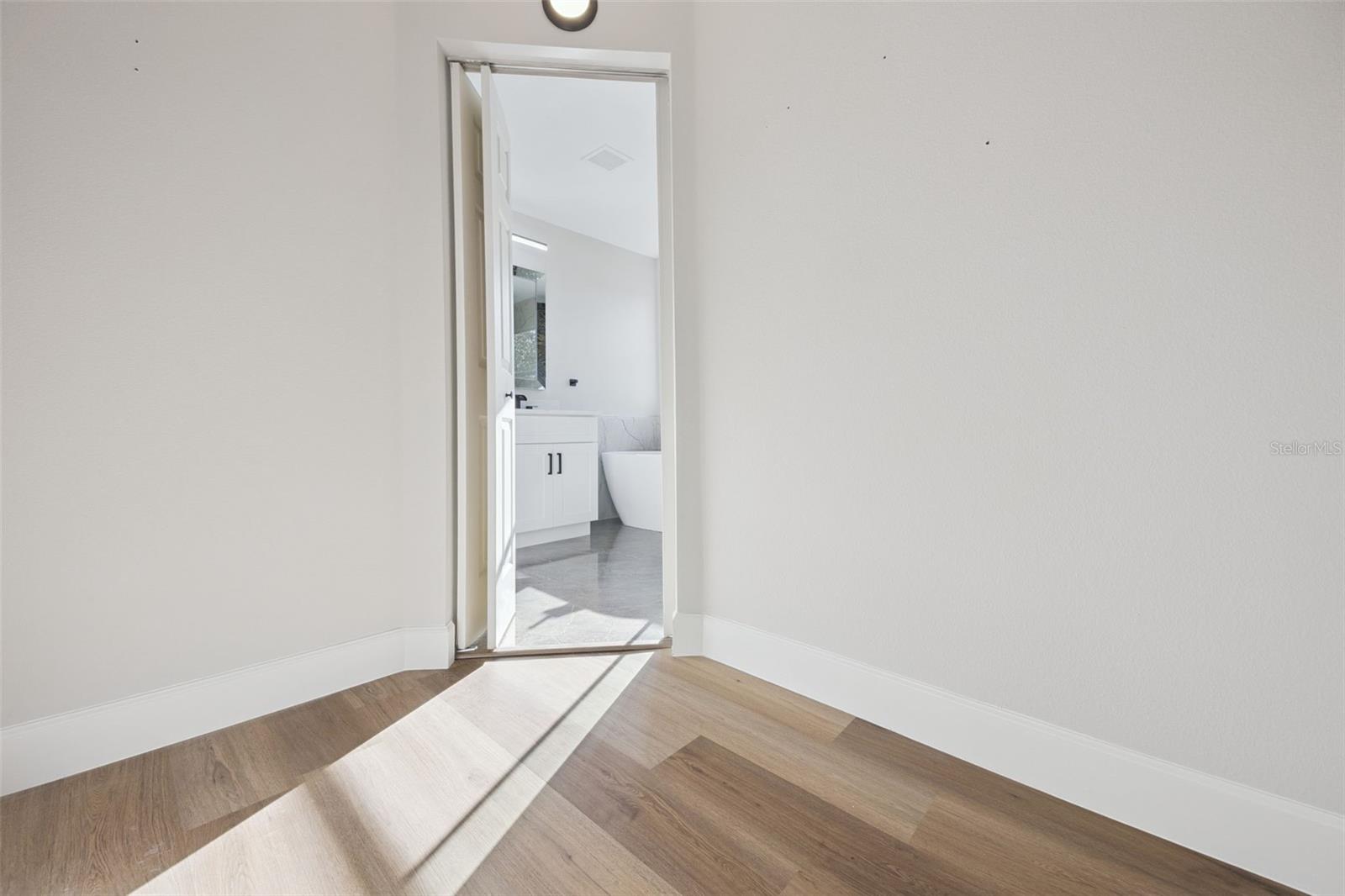 ISLAND POINTE SUB - Residential