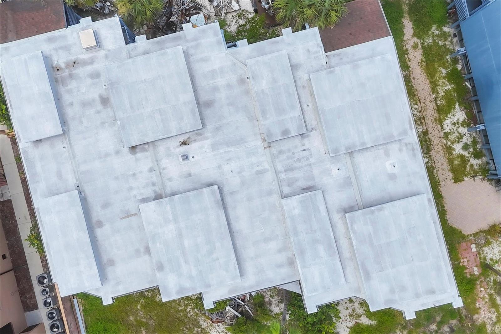 ENGLEWOOD BCH & YACHT CLUB TM - Commercial Sale