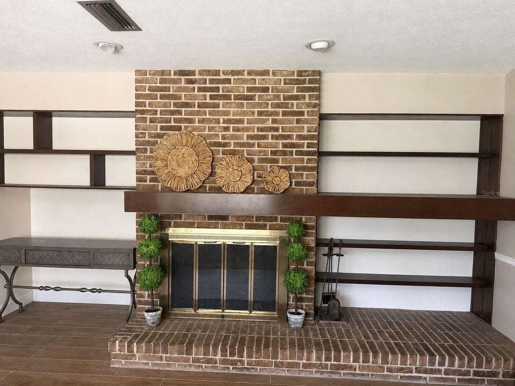 Photo of 113 Locust Drive, Brandon, FL 33511 (MLS # TB8544296)