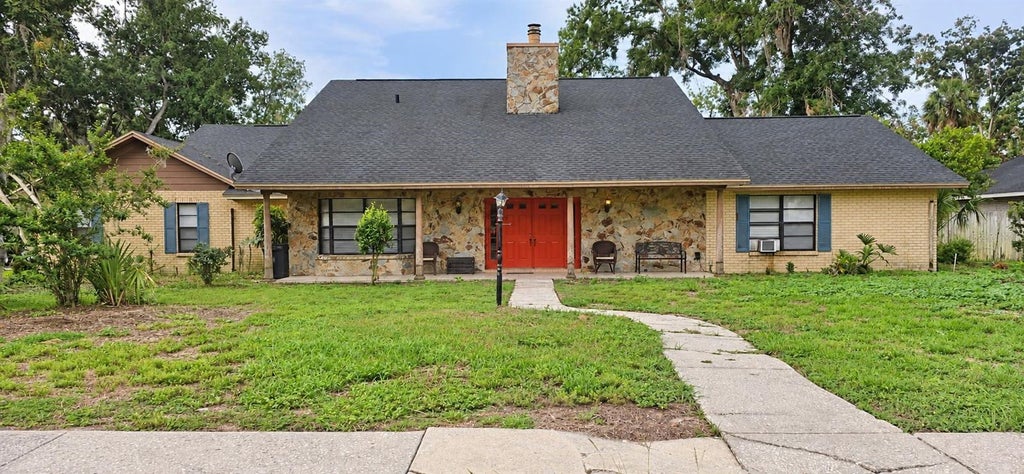 Photo of 113 Locust Drive, Brandon, FL 33511 (MLS # TB8544296)