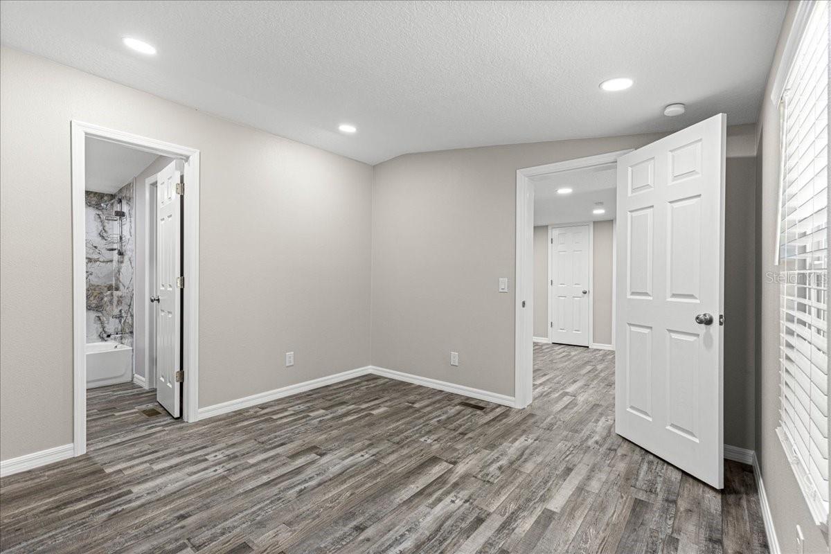 NEIGHBORHOOD 9400 - 17/22 & 17/23 W OF HWY 441 - Residential