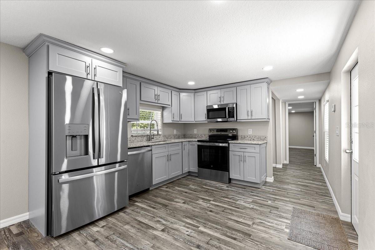 NEIGHBORHOOD 9400 - 17/22 & 17/23 W OF HWY 441 - Residential