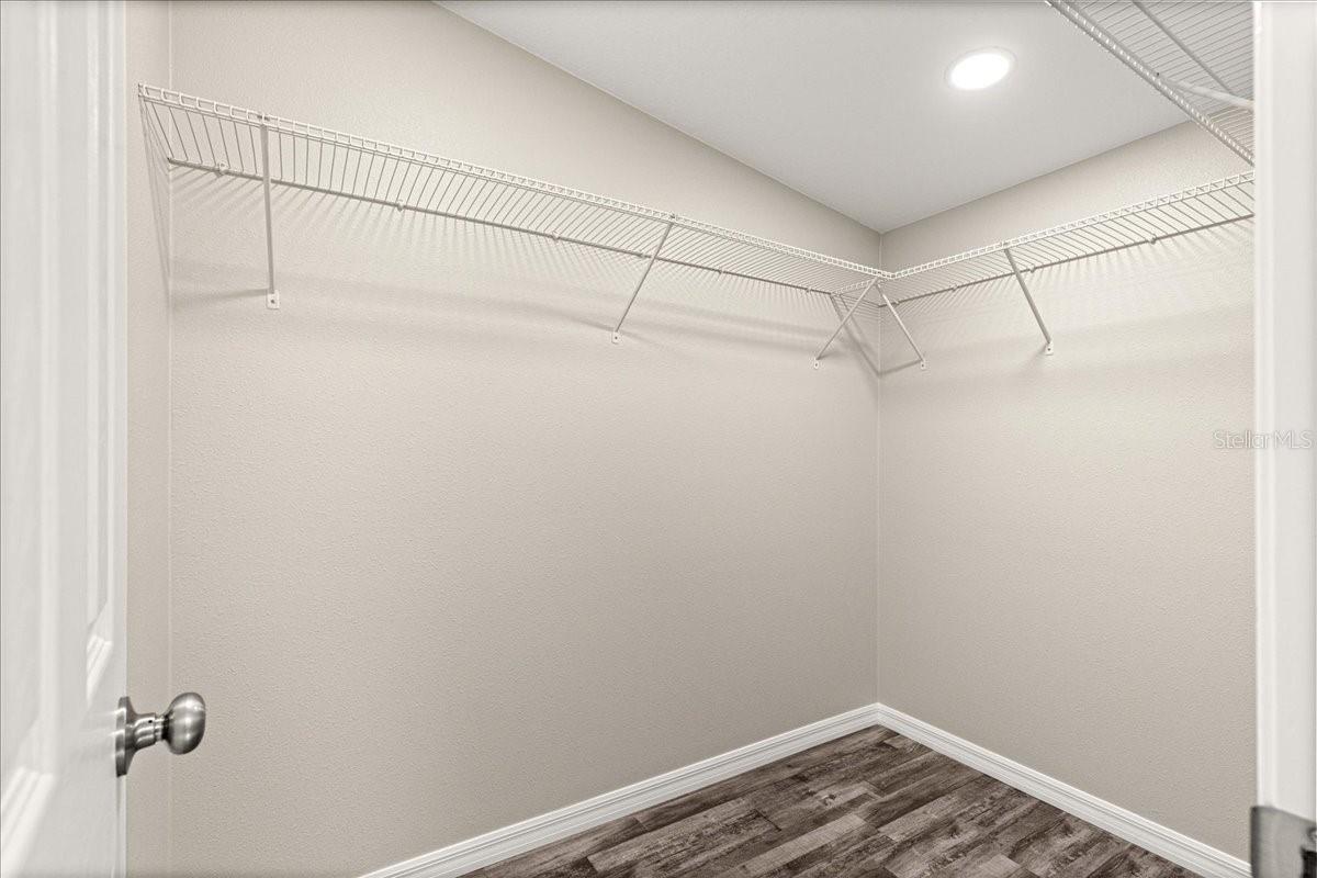 NEIGHBORHOOD 9400 - 17/22 & 17/23 W OF HWY 441 - Residential