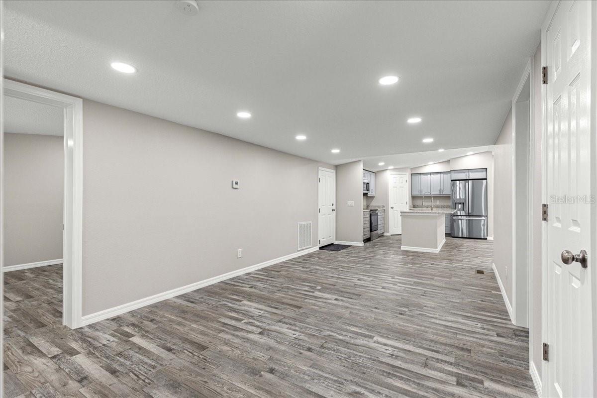 NEIGHBORHOOD 9400 - 17/22 & 17/23 W OF HWY 441 - Residential