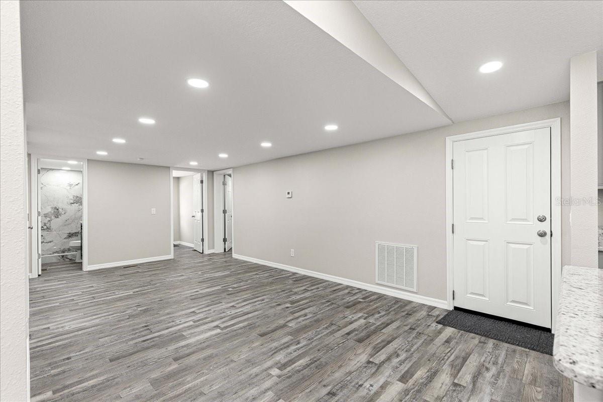 NEIGHBORHOOD 9400 - 17/22 & 17/23 W OF HWY 441 - Residential