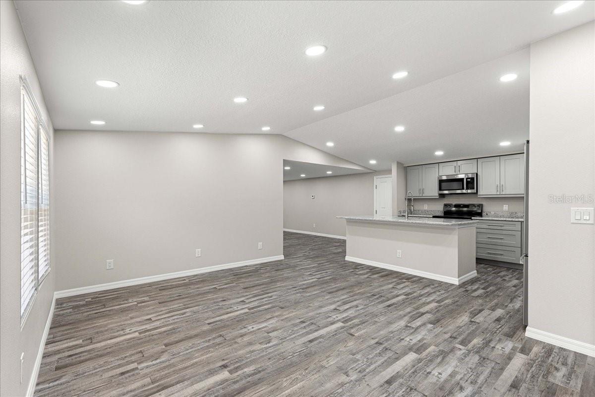 NEIGHBORHOOD 9400 - 17/22 & 17/23 W OF HWY 441 - Residential