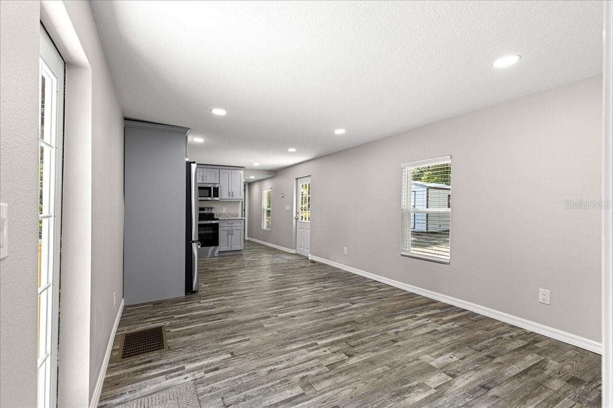 NEIGHBORHOOD 9400 - 17/22 & 17/23 W OF HWY 441 - Residential