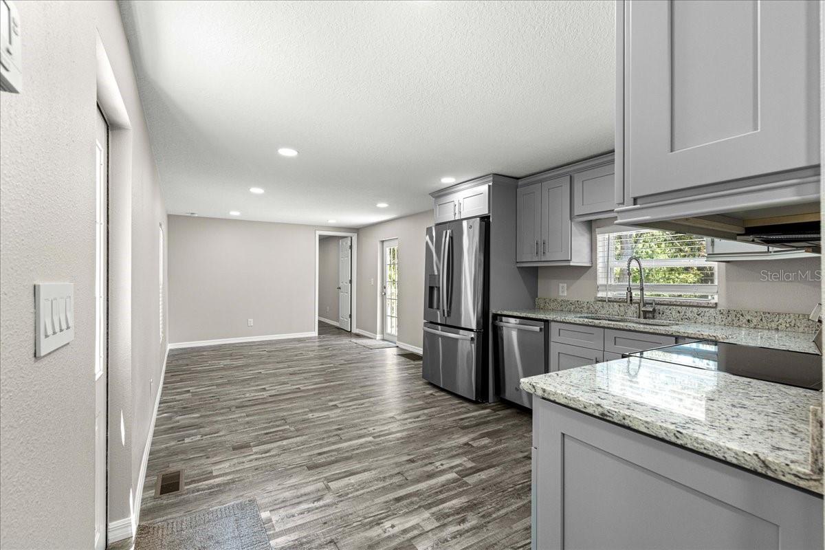 NEIGHBORHOOD 9400 - 17/22 & 17/23 W OF HWY 441 - Residential