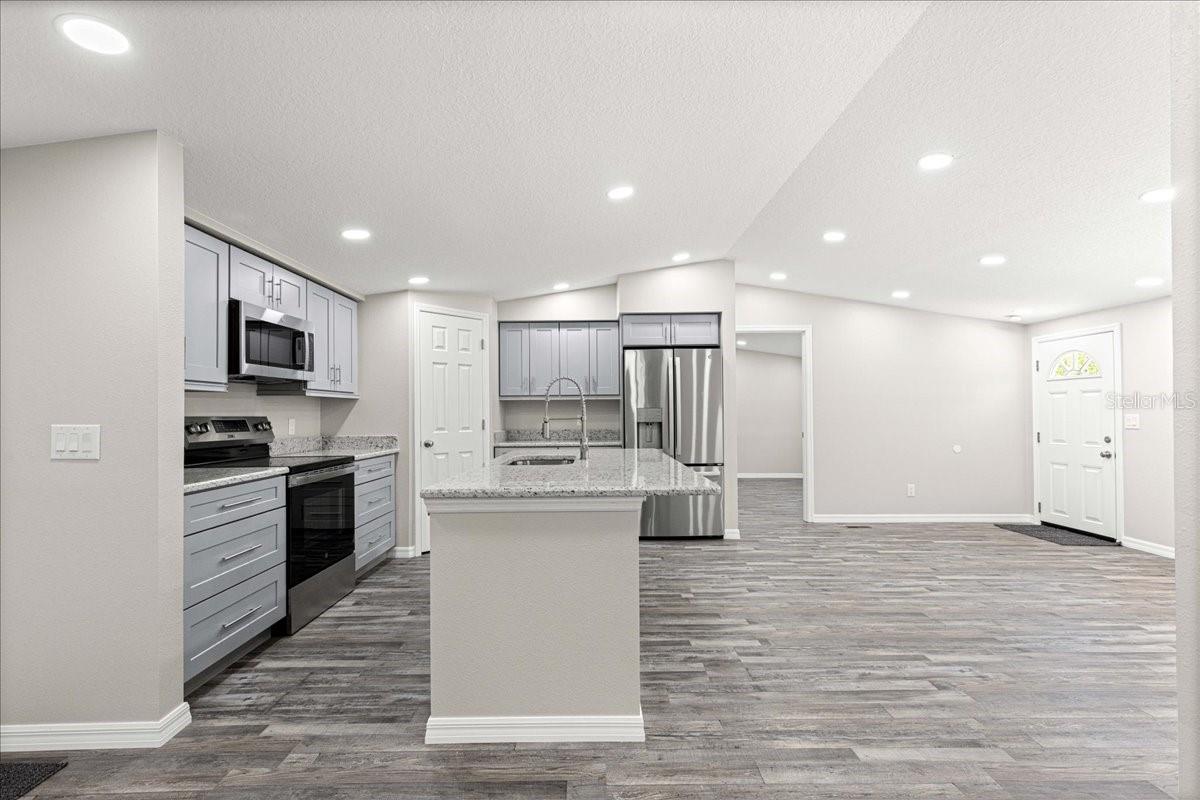 NEIGHBORHOOD 9400 - 17/22 & 17/23 W OF HWY 441 - Residential