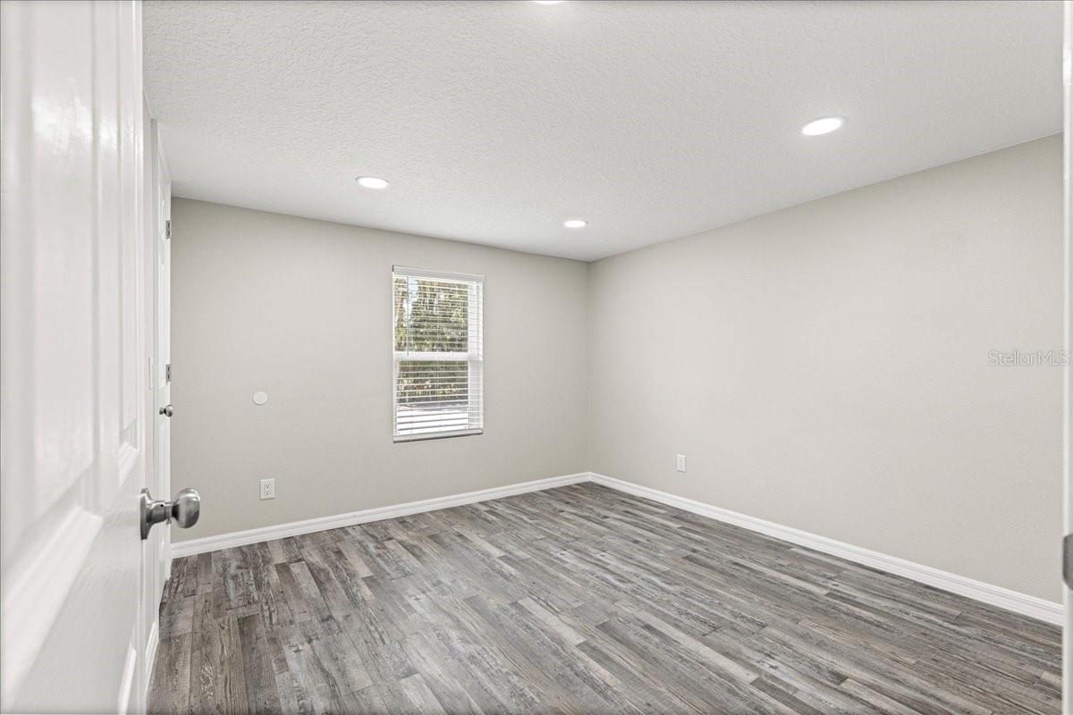 NEIGHBORHOOD 9400 - 17/22 & 17/23 W OF HWY 441 - Residential