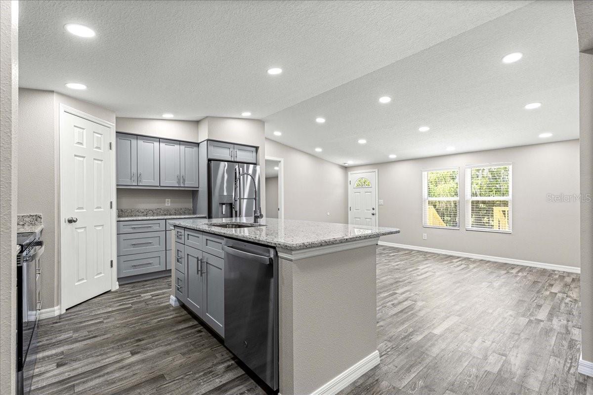 NEIGHBORHOOD 9400 - 17/22 & 17/23 W OF HWY 441 - Residential