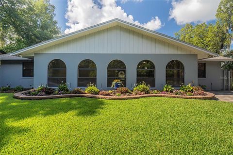 A home in LAKELAND