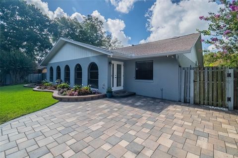 A home in LAKELAND