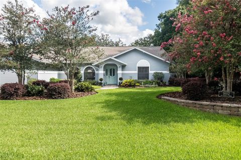 A home in LAKELAND