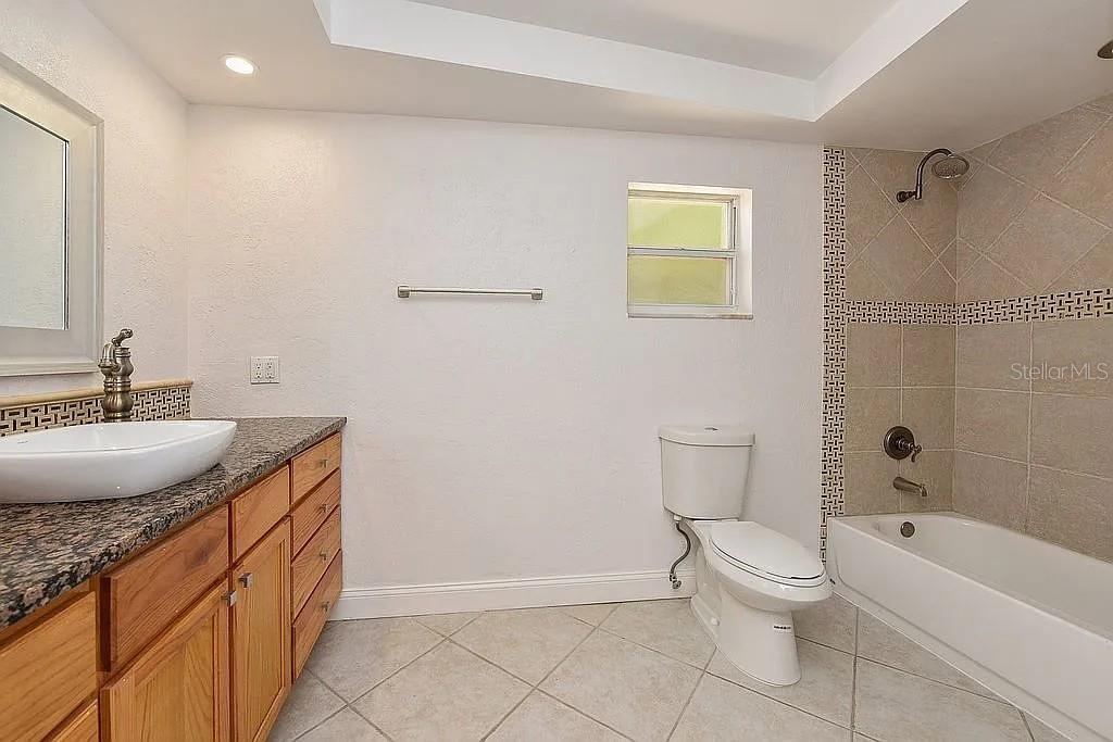 SOUTH GATE - Residential Lease