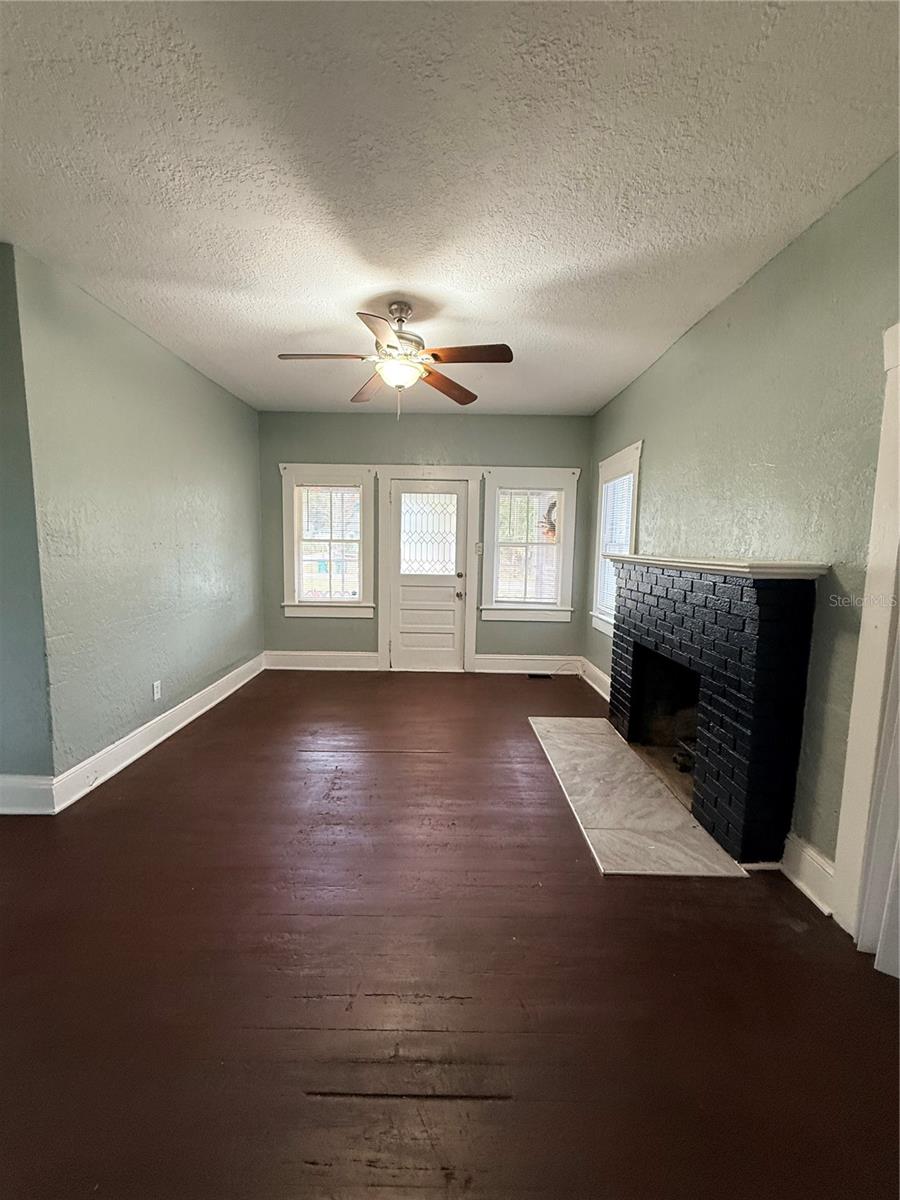 PHIPPENS BLKS 129-130 & 135-136 DELAND - Residential Lease