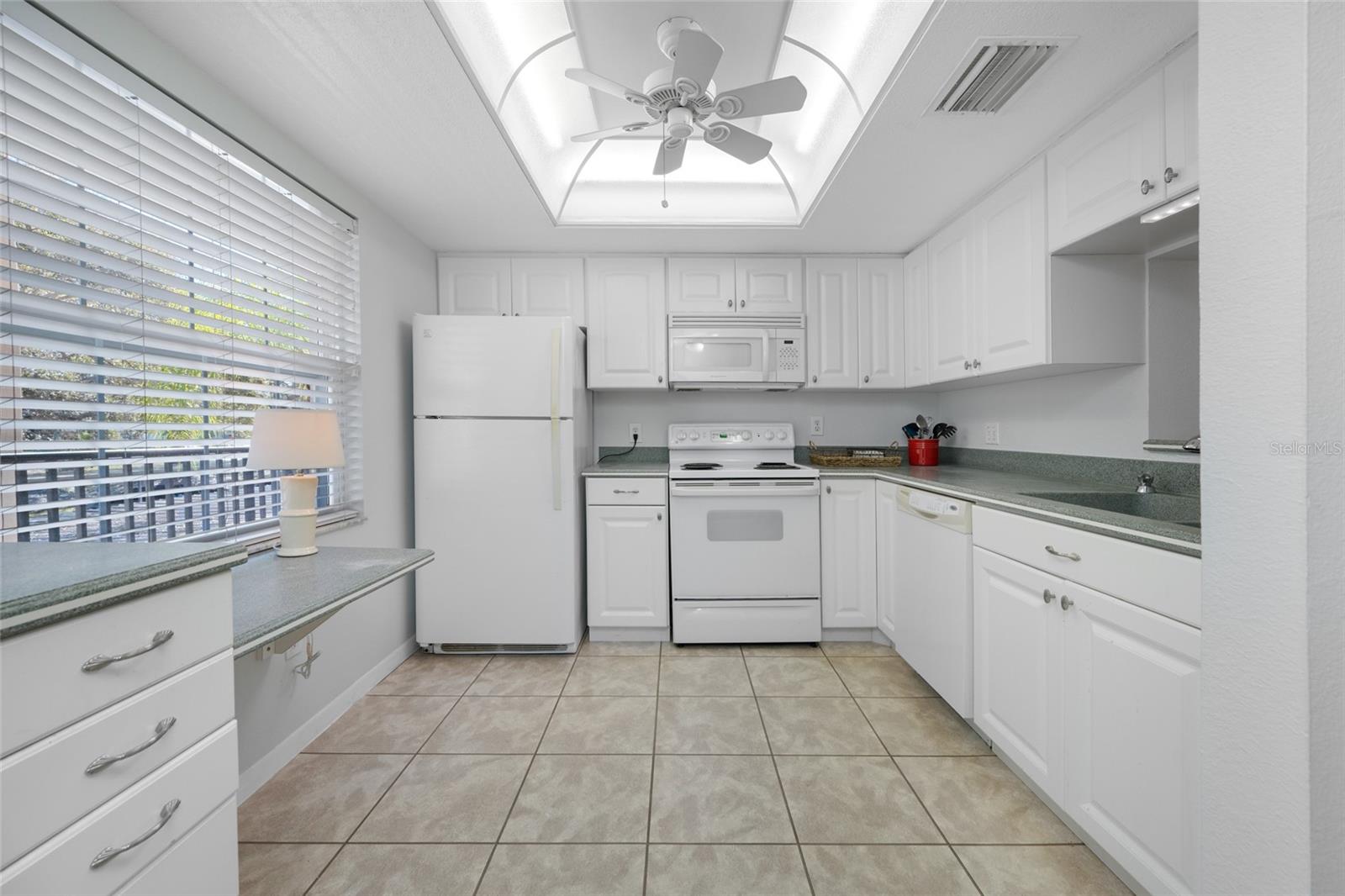 820 VIRGINIA STREET 206