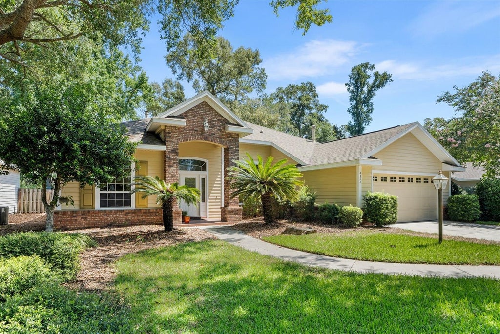 Photo of 8424 SW 8th Place, Gainesville, FL 32607 (MLS # GC541415)