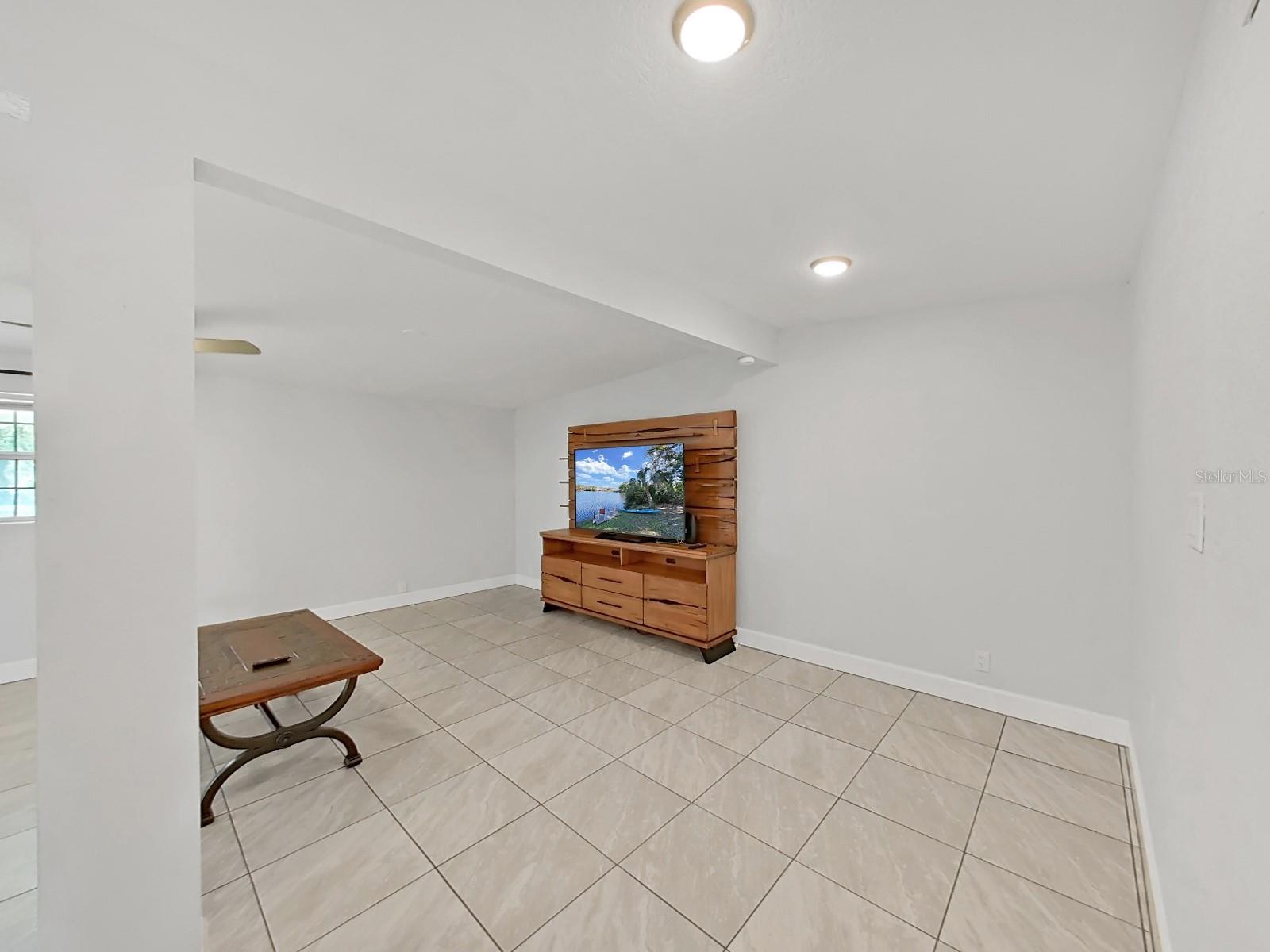 LINCOLN HIGHLANDS REP - Residential