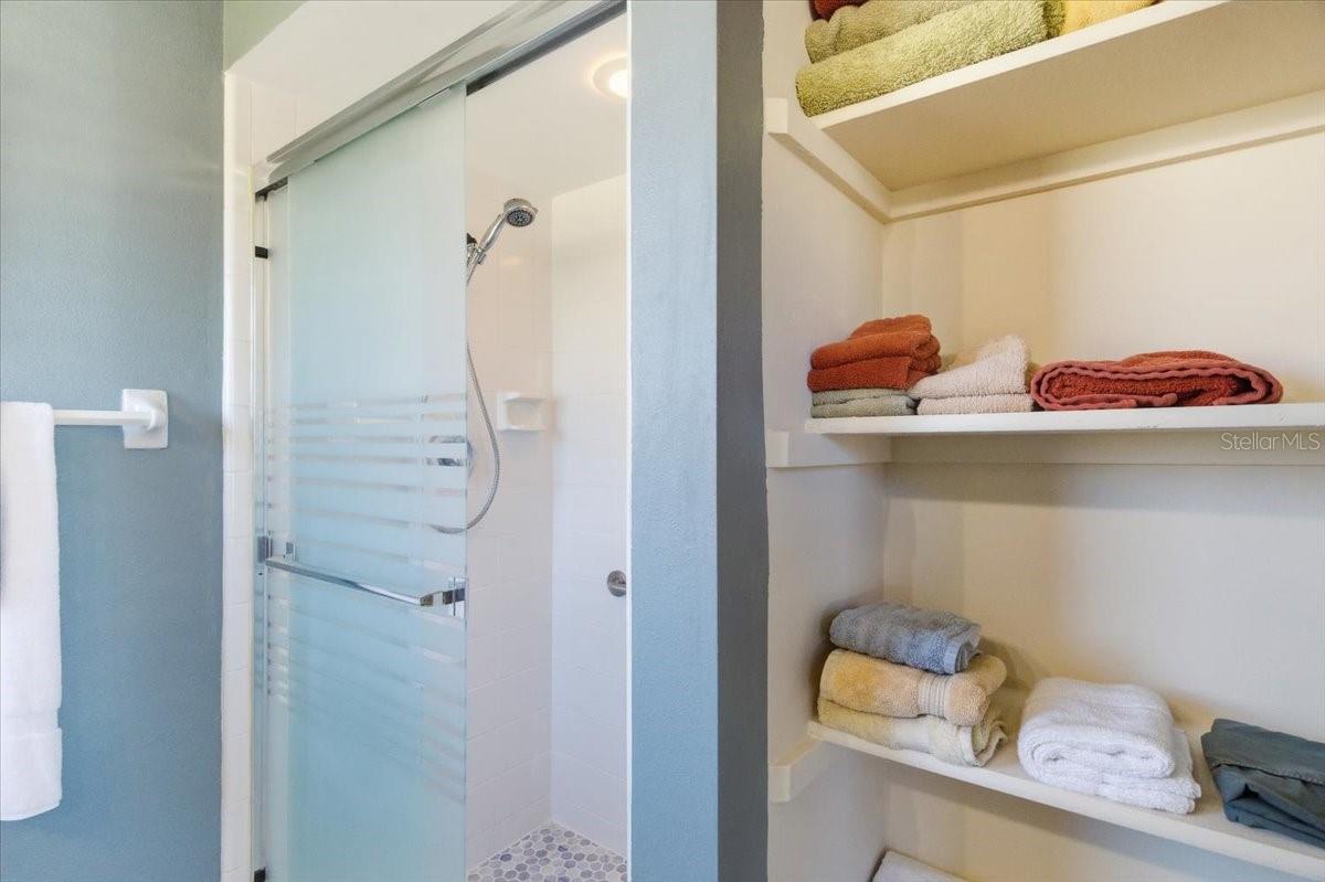 VIVIENDA WEST - Residential