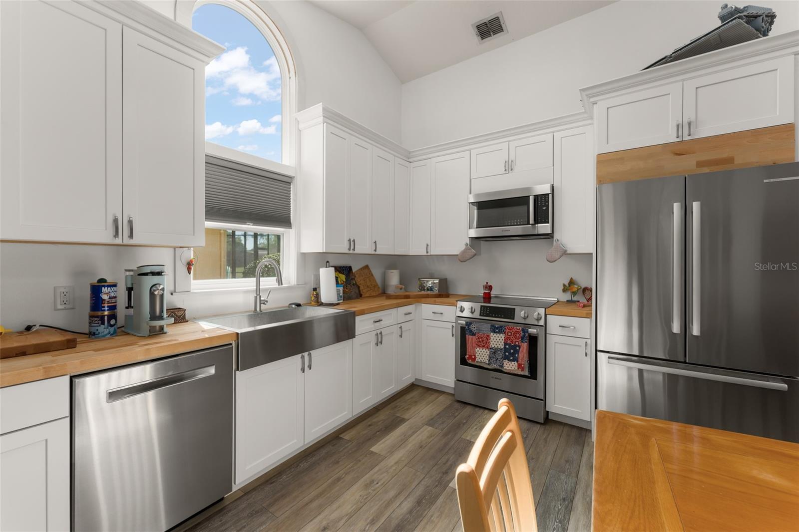 WOODBRIDGE ON GREEN - Residential