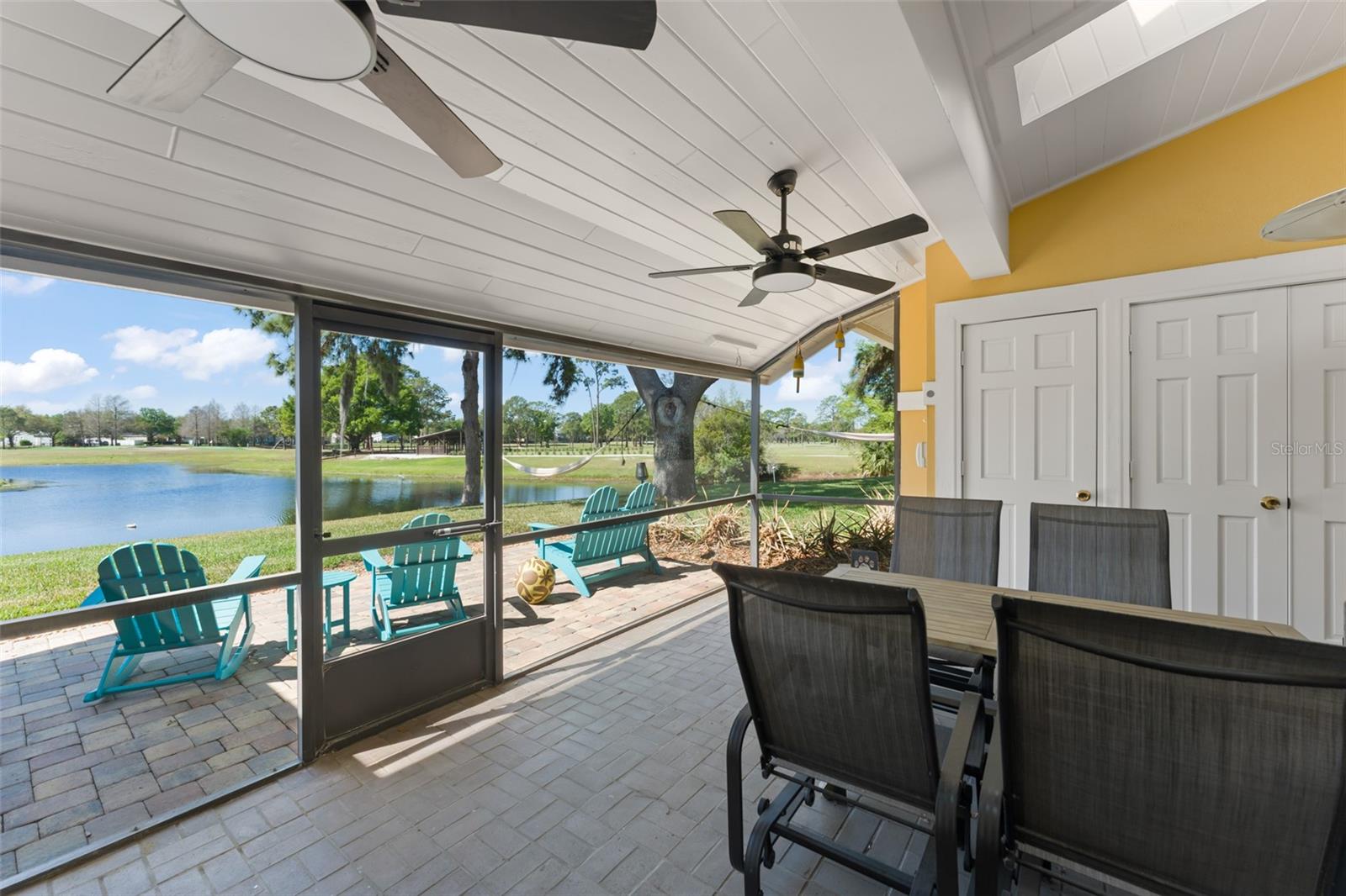 WOODBRIDGE ON GREEN - Residential