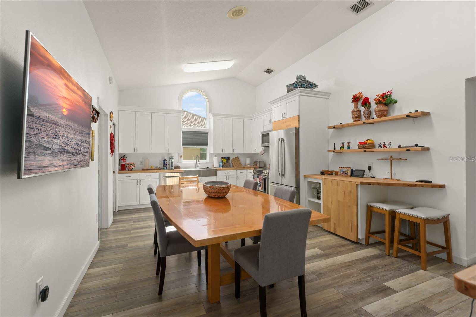 WOODBRIDGE ON GREEN - Residential