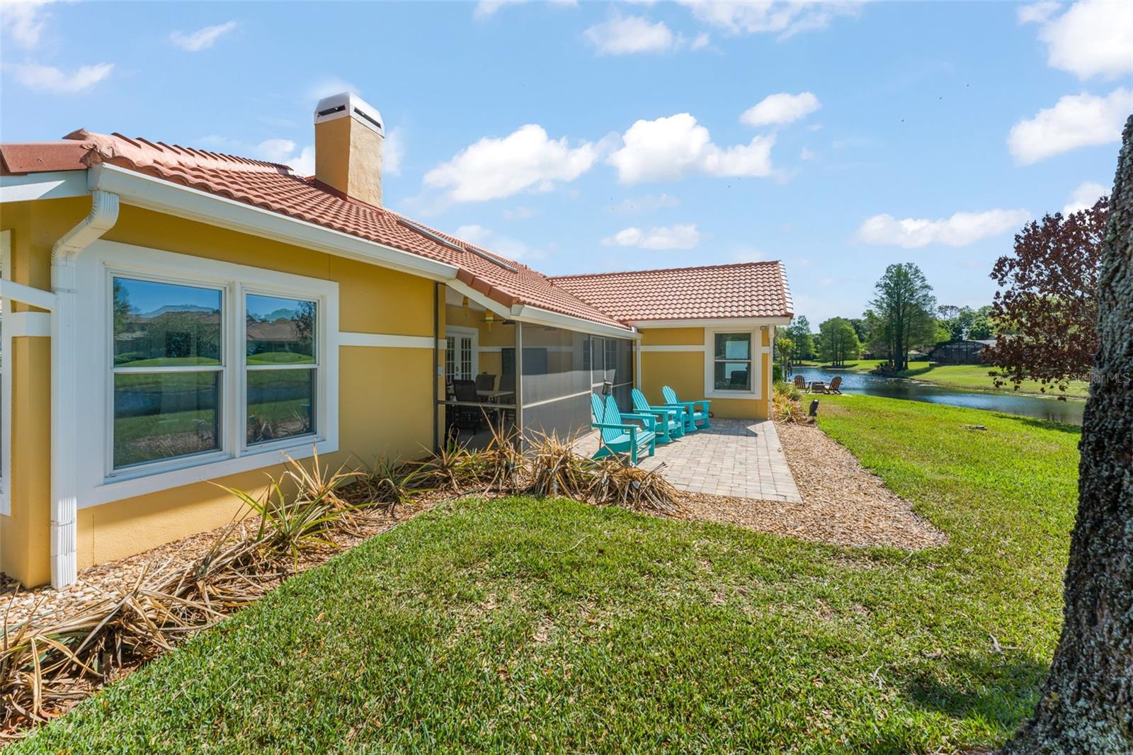 WOODBRIDGE ON GREEN - Residential