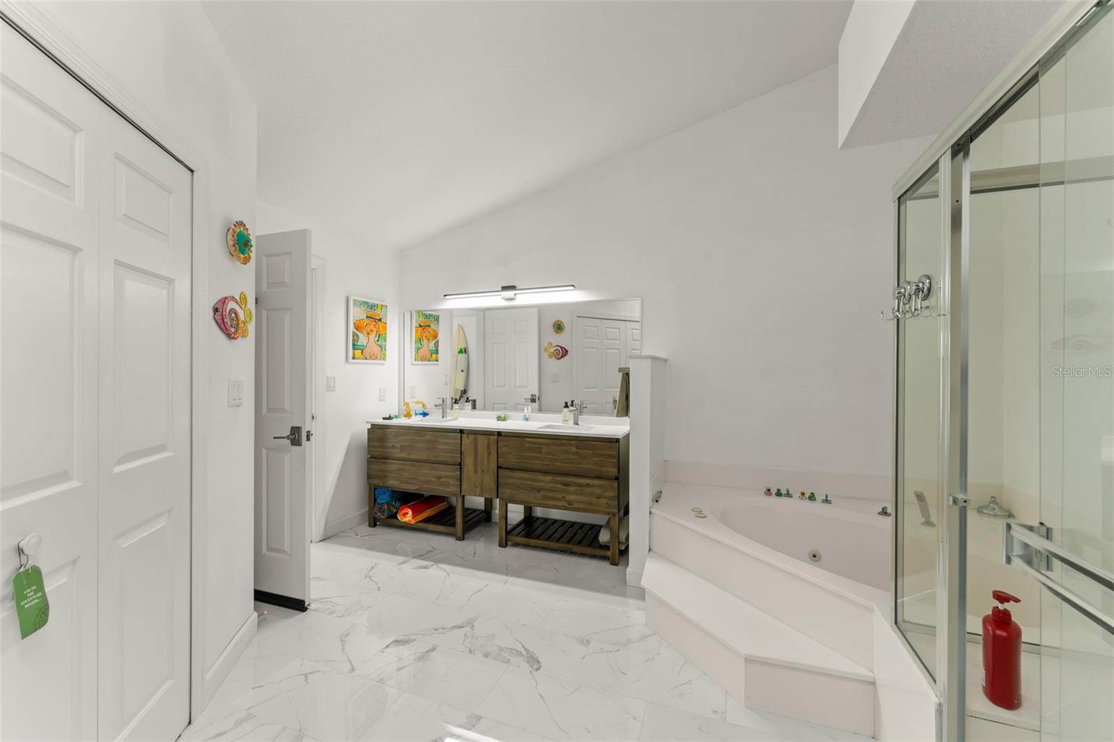 WOODBRIDGE ON GREEN - Residential