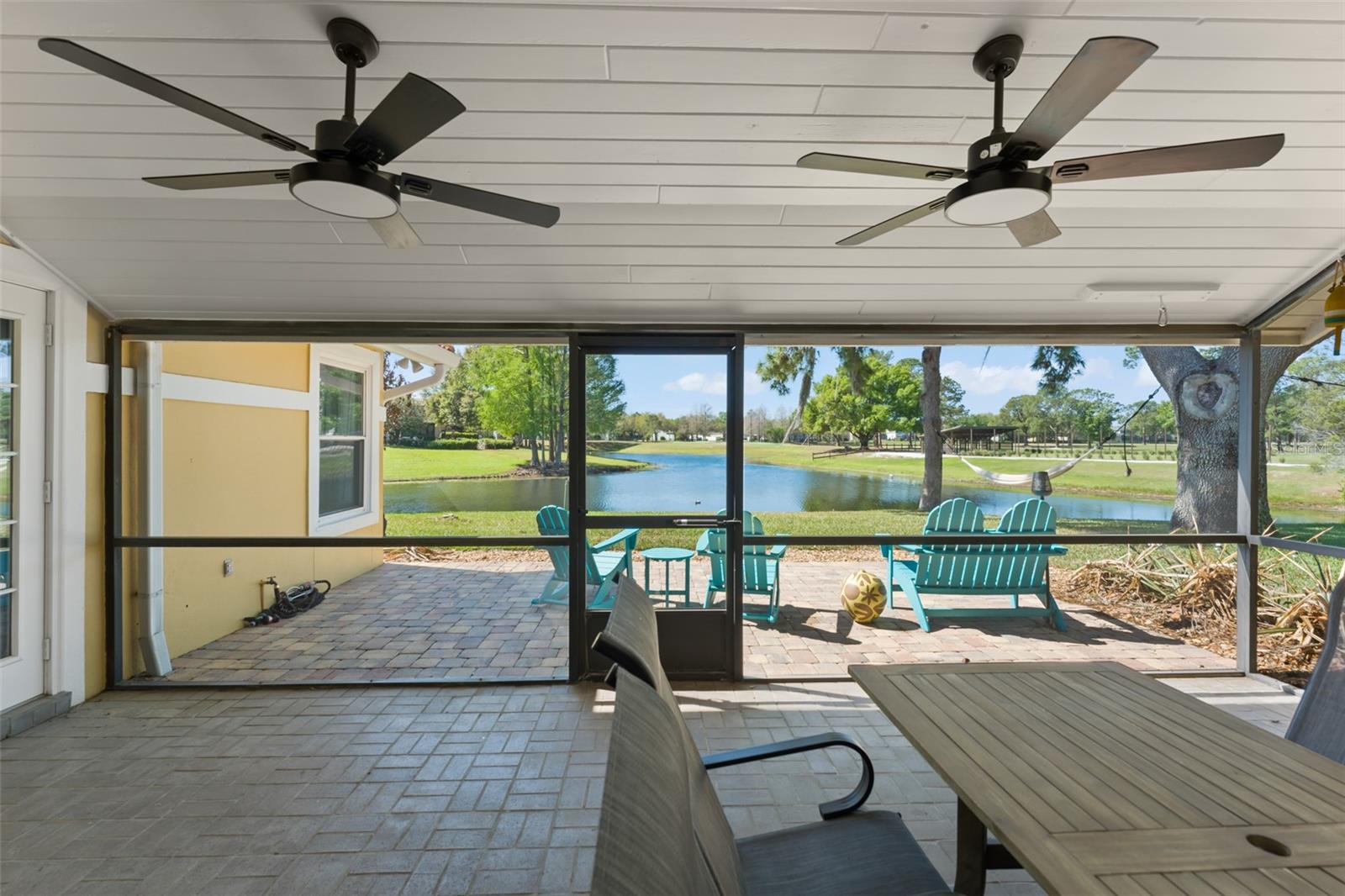 WOODBRIDGE ON GREEN - Residential