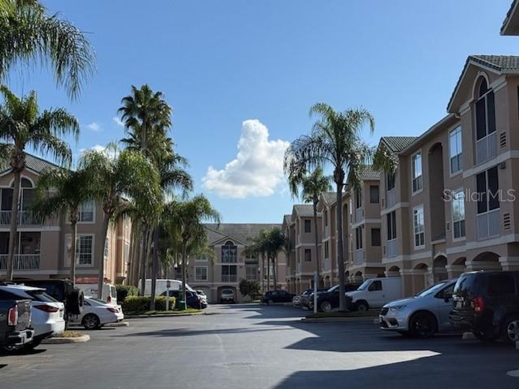 Photo of 2212 Bay Club Circle #2212, Tampa, FL 33607 (MLS # TB8468715)