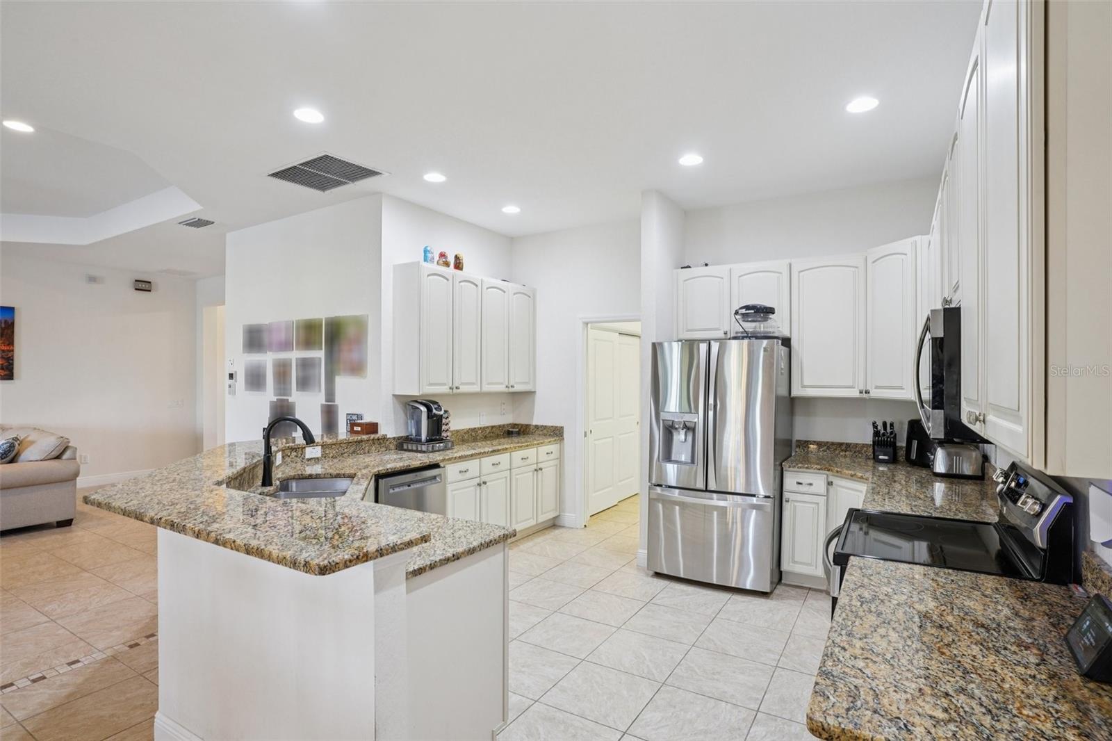 LAKESIDE LANDINGS - Residential