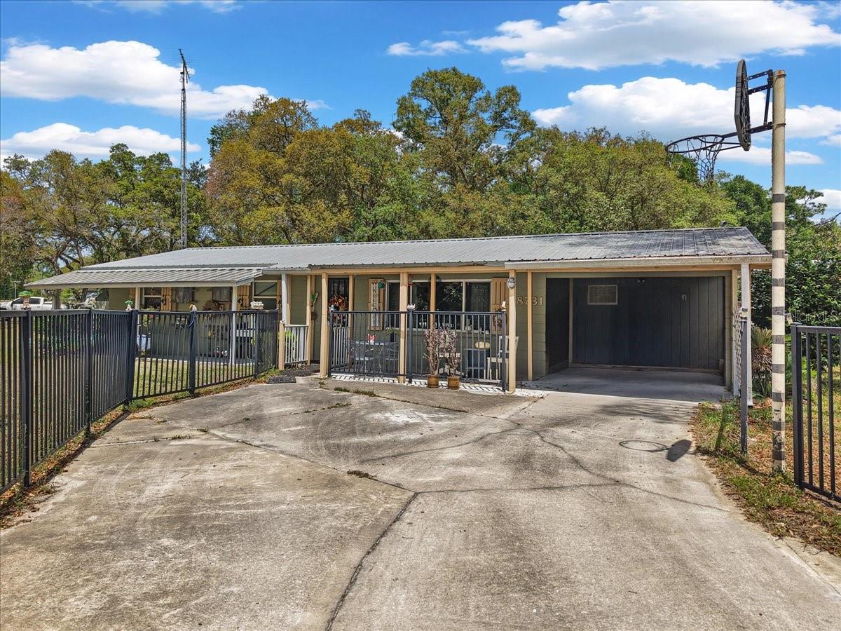 THE OAKS - Residential
