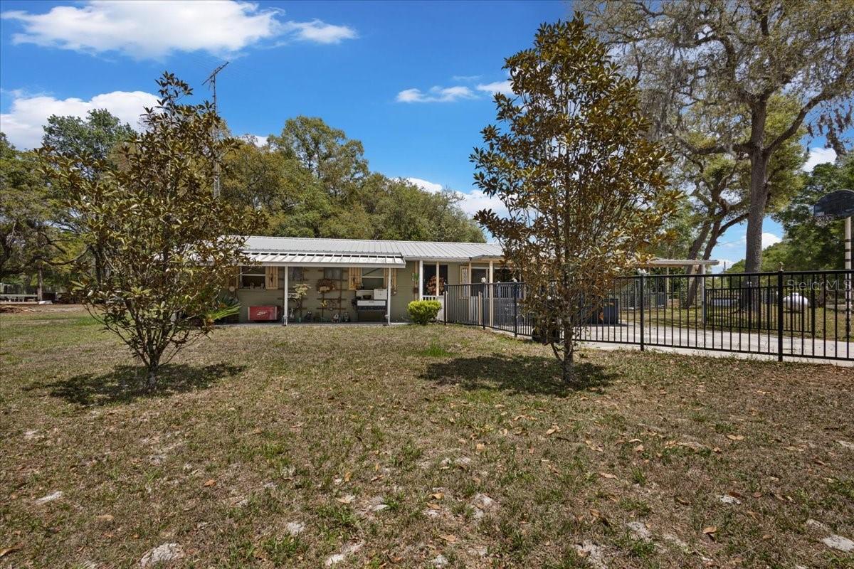 THE OAKS - Residential
