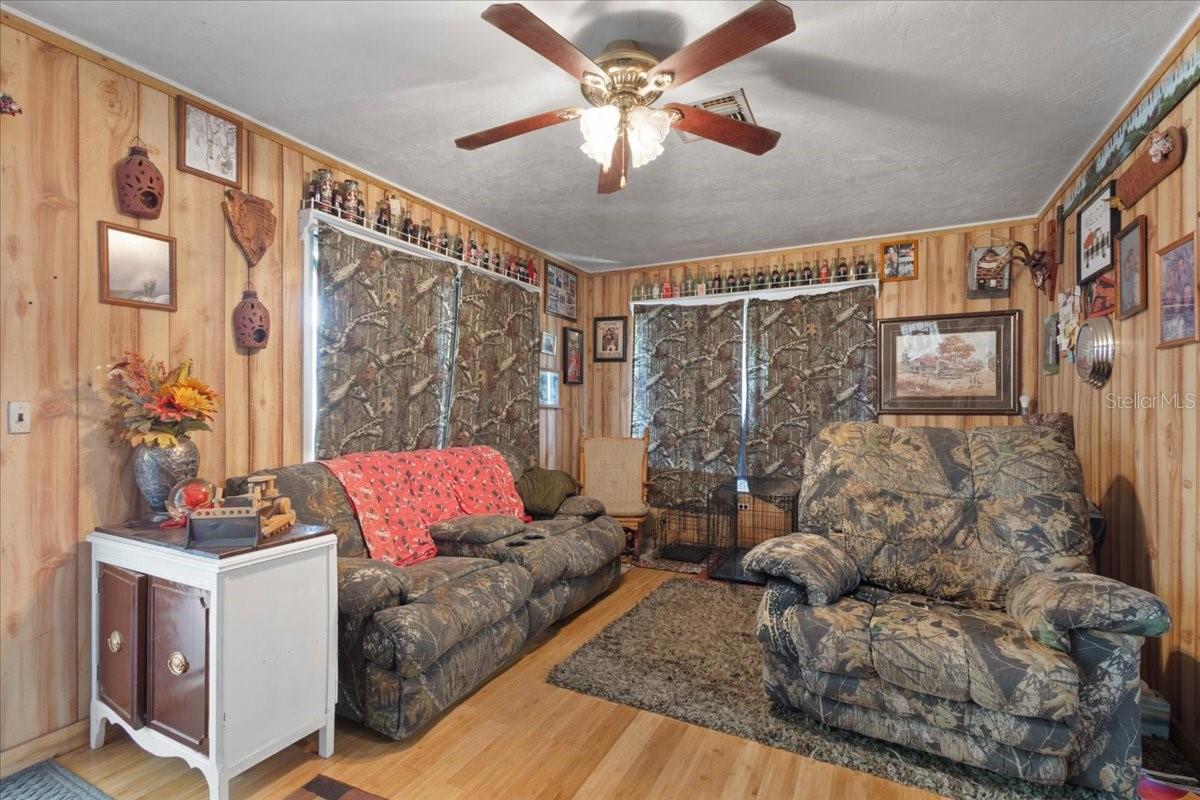 THE OAKS - Residential