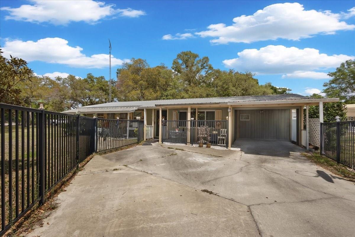 THE OAKS - Residential