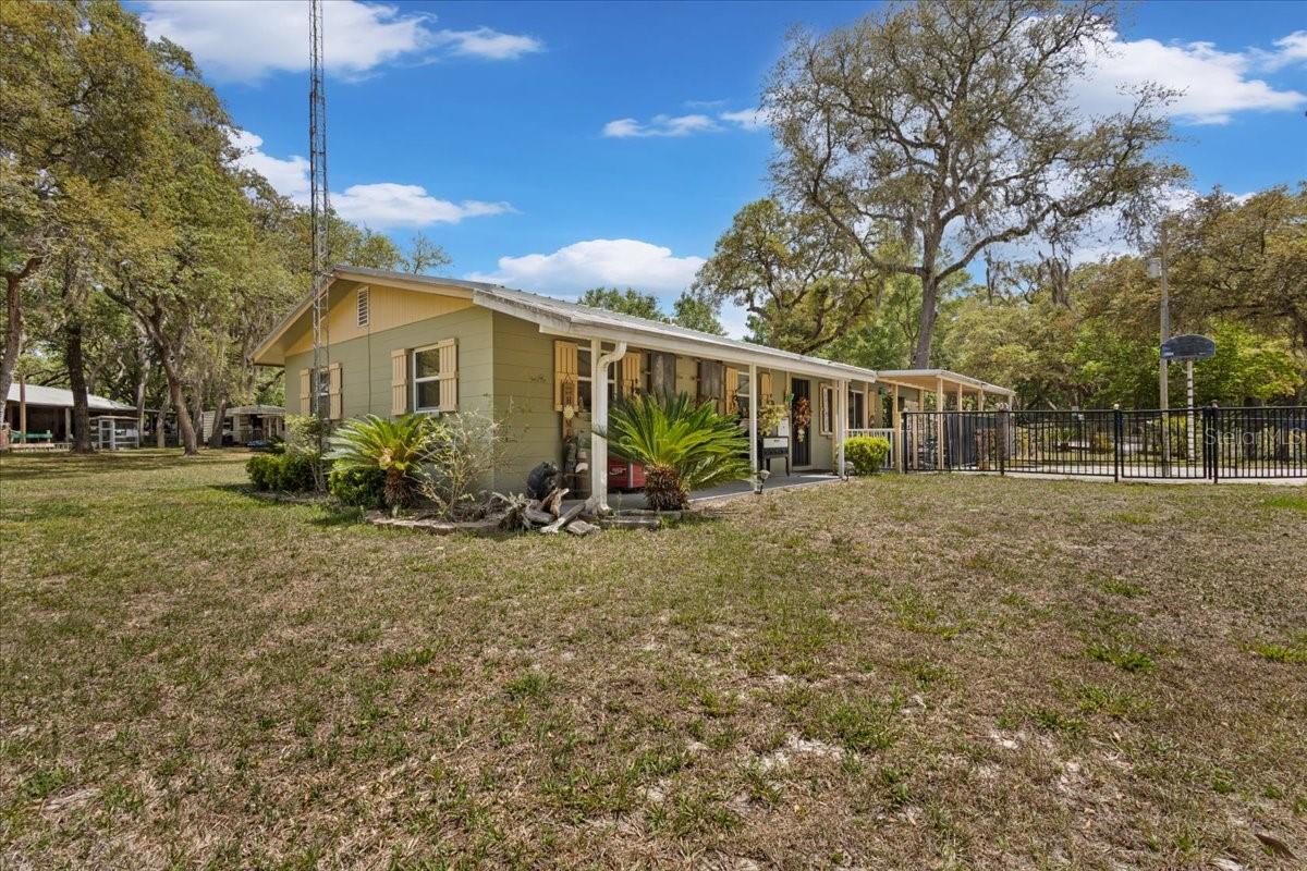 THE OAKS - Residential