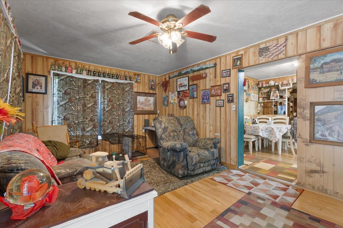 THE OAKS - Residential
