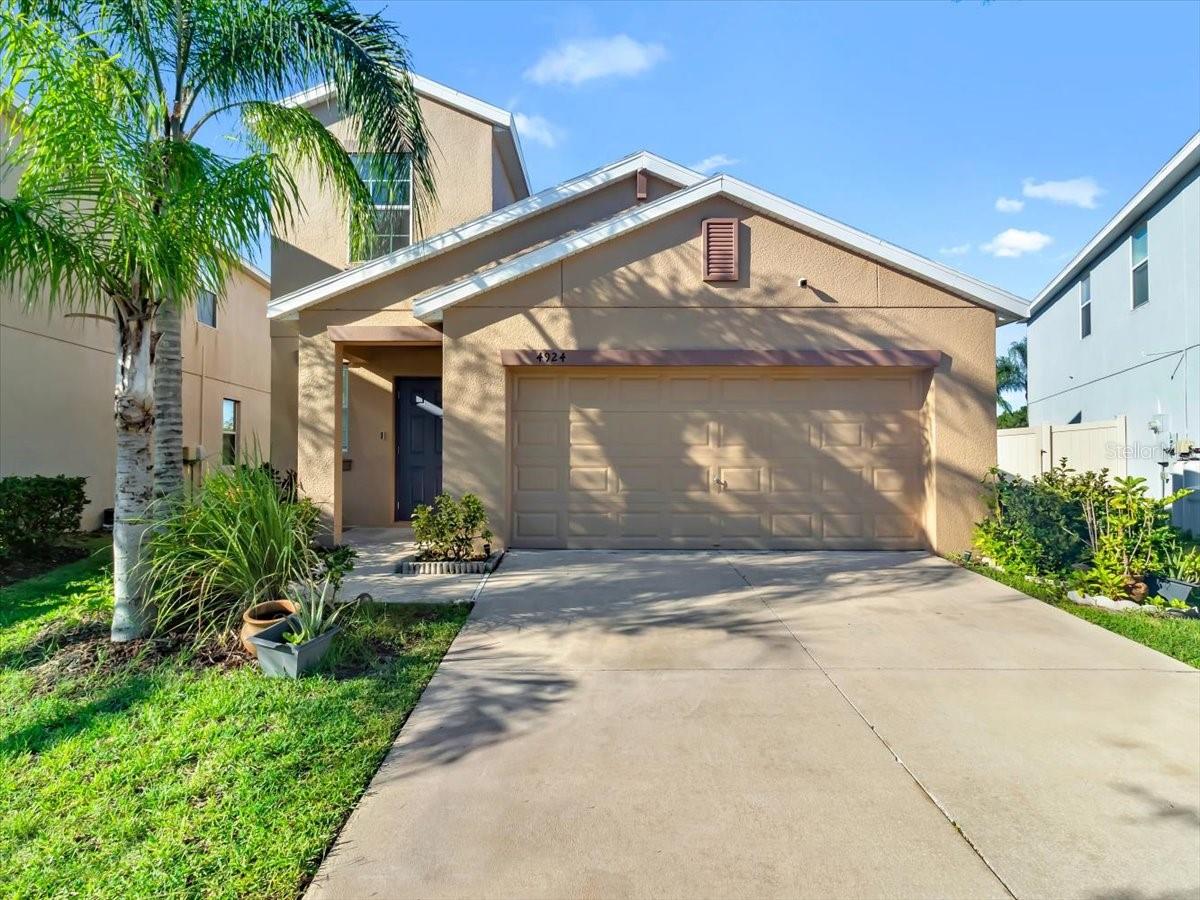 4924 REFLECTING POND CIRCLE
