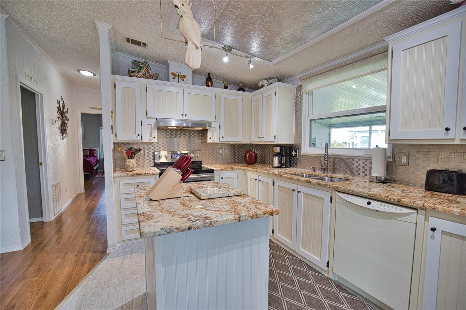 LA CASA MHP CO-OP - Residential