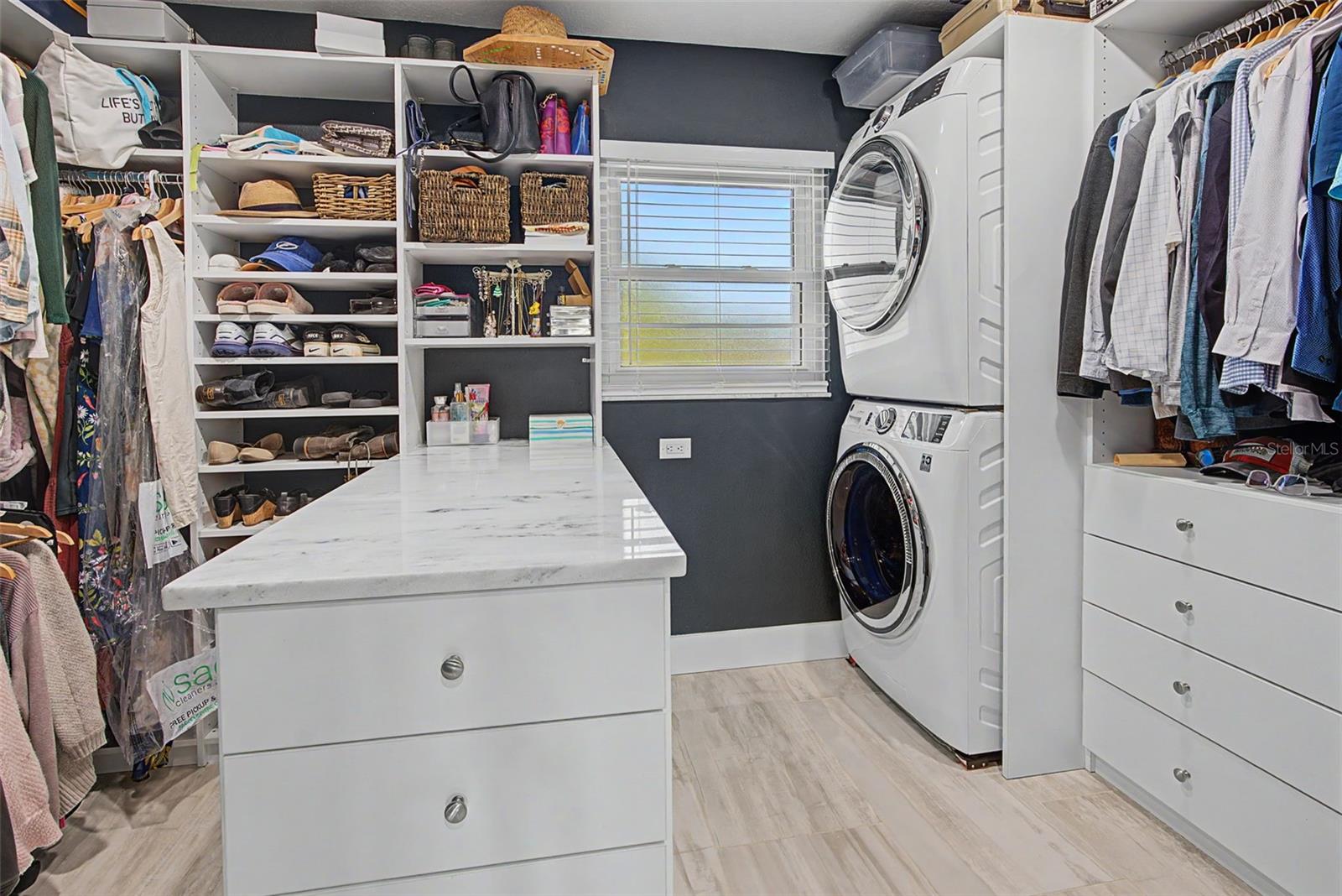 APOLLO BEACH UNIT SIX - Residential