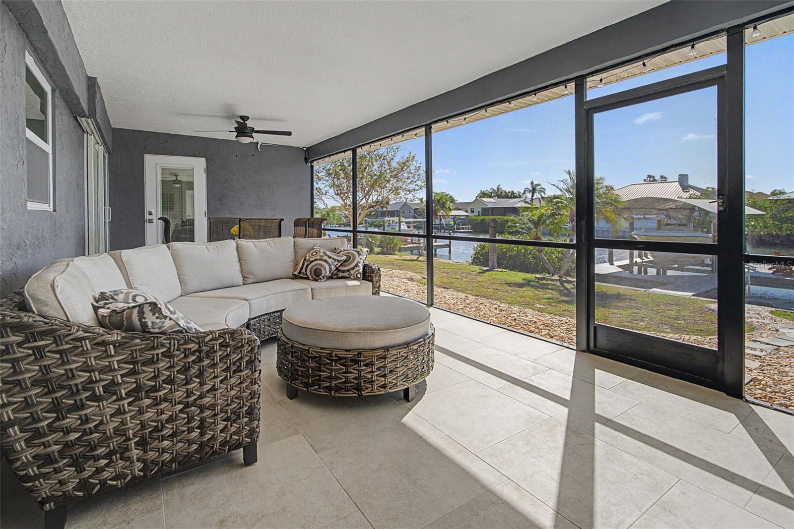 APOLLO BEACH UNIT SIX - Residential