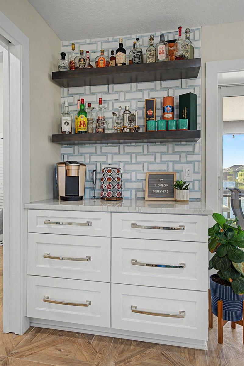 APOLLO BEACH UNIT SIX - Residential