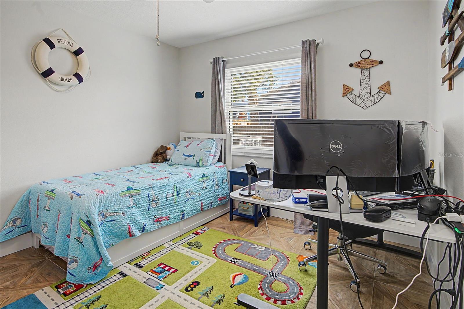 APOLLO BEACH UNIT SIX - Residential