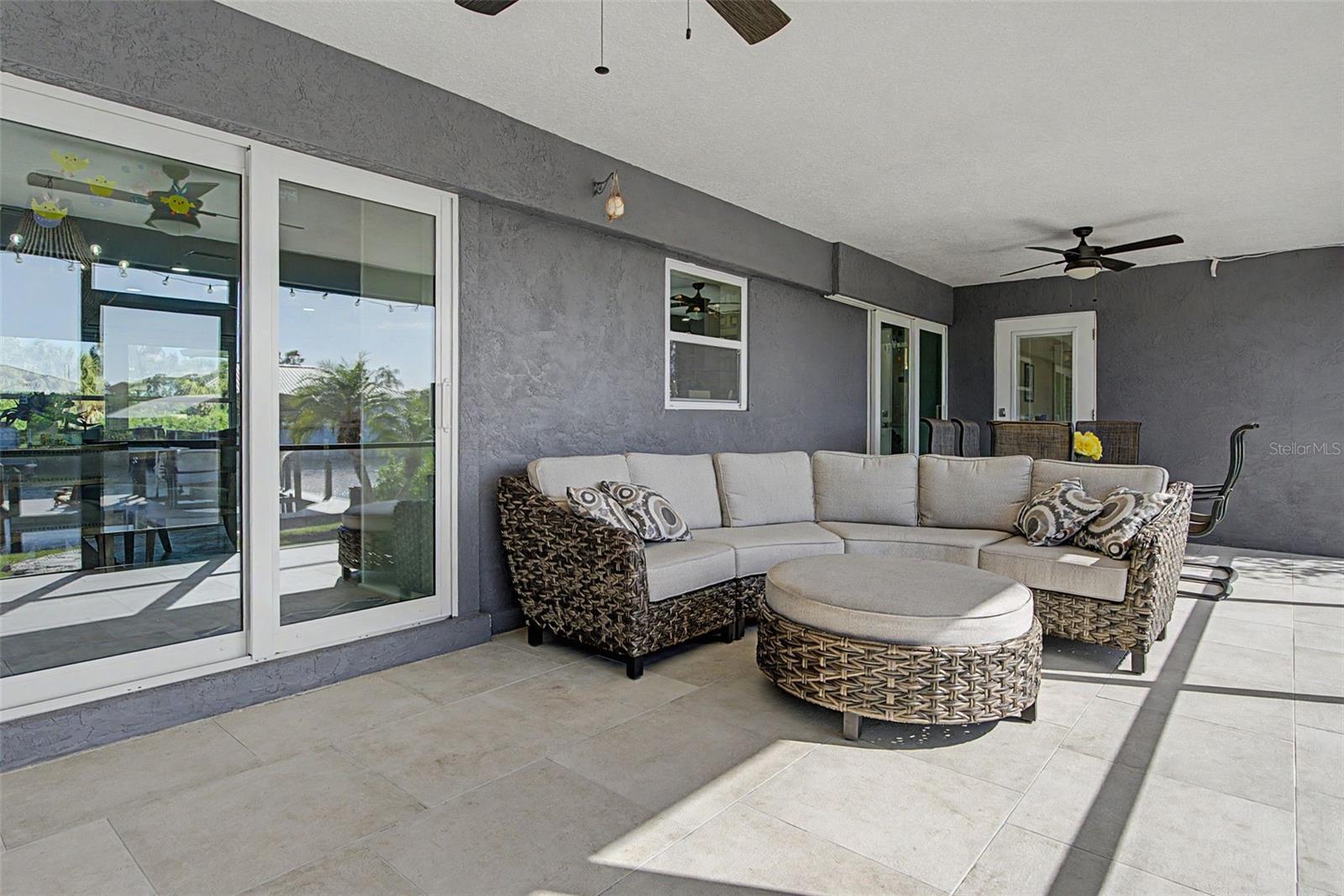 APOLLO BEACH UNIT SIX - Residential