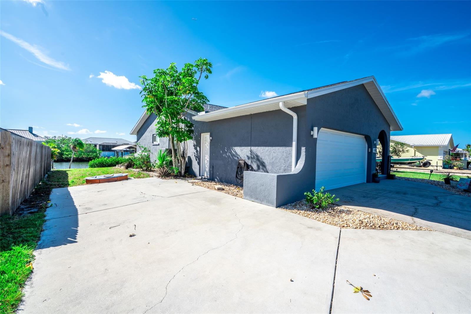 APOLLO BEACH UNIT SIX - Residential