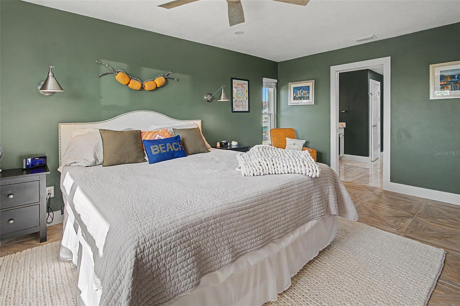 APOLLO BEACH UNIT SIX - Residential