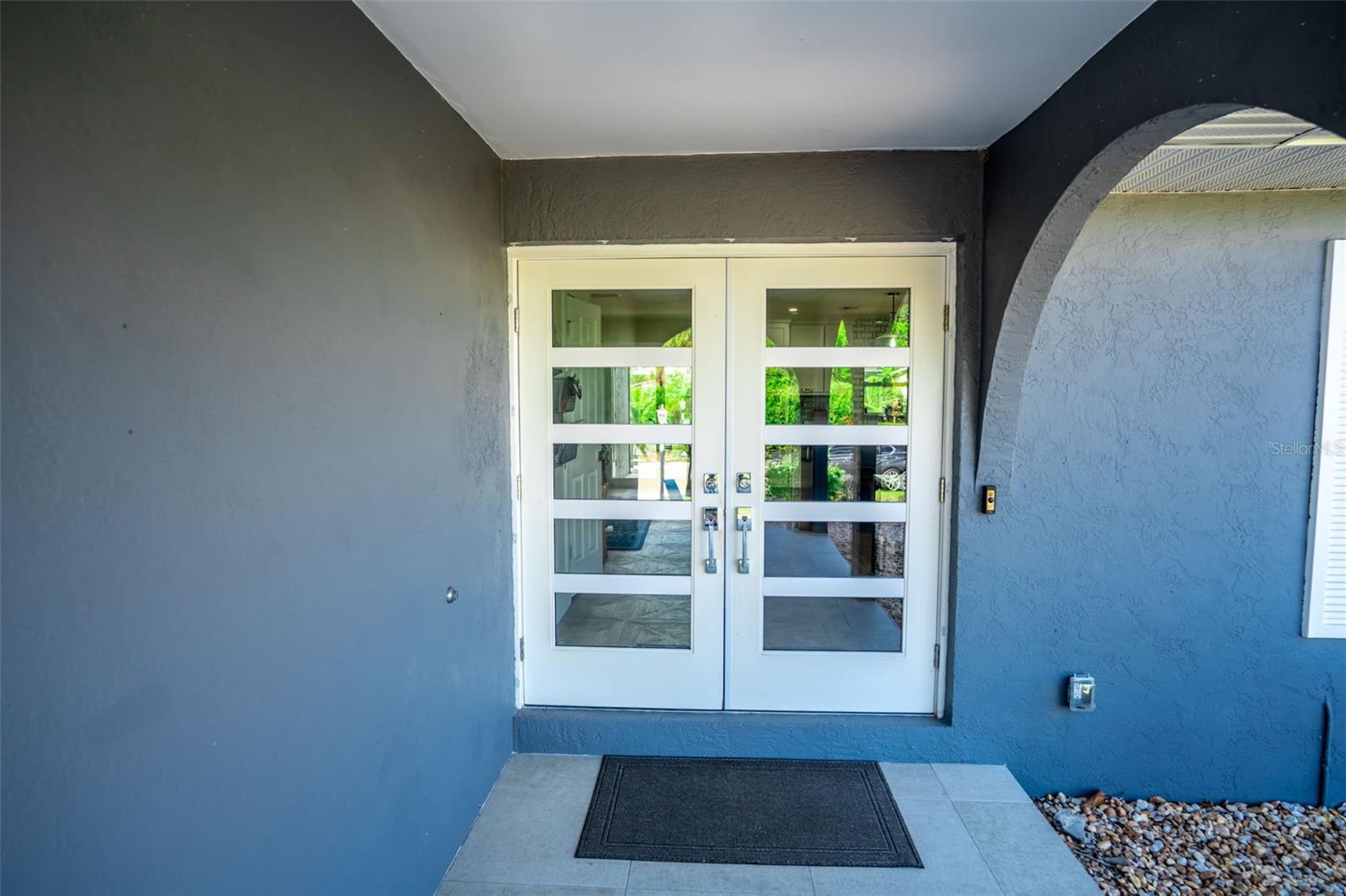 APOLLO BEACH UNIT SIX - Residential