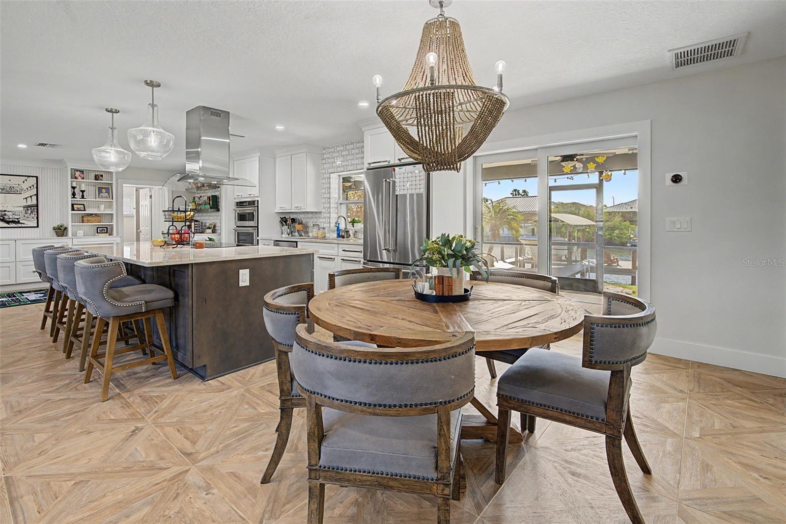 APOLLO BEACH UNIT SIX - Residential