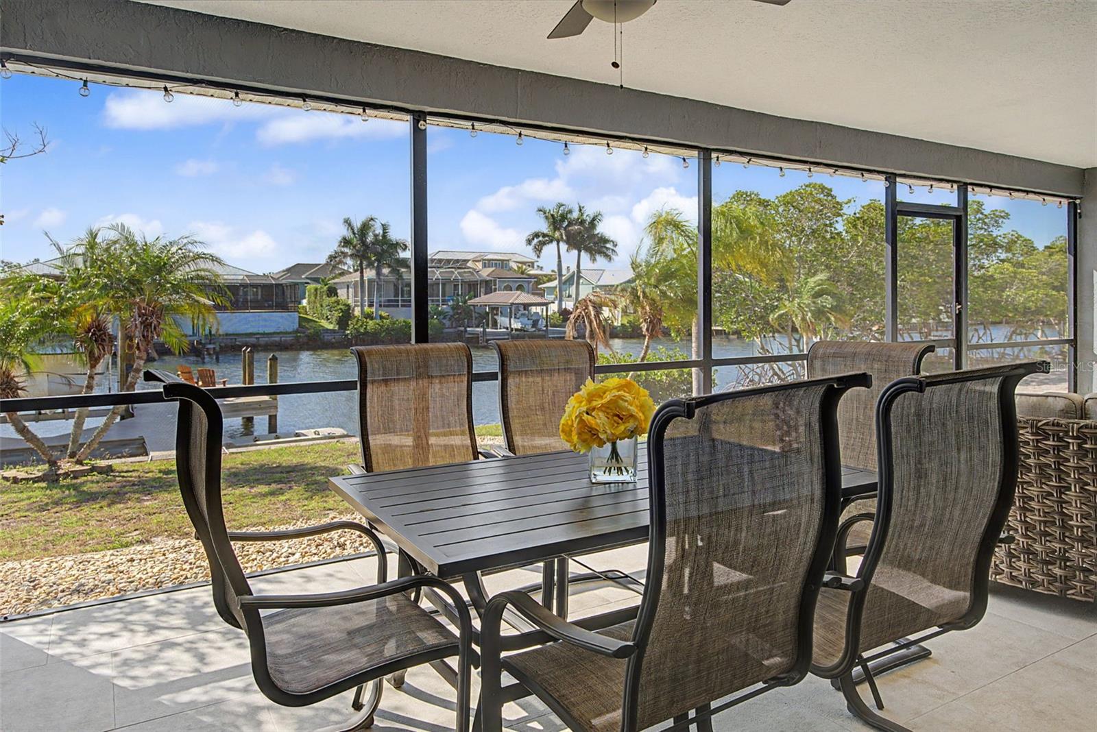 APOLLO BEACH UNIT SIX - Residential